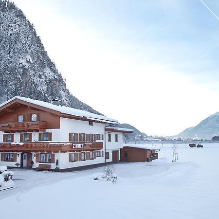 Gaestehaus Luxner Щрас им Цилертал Екстериор снимка