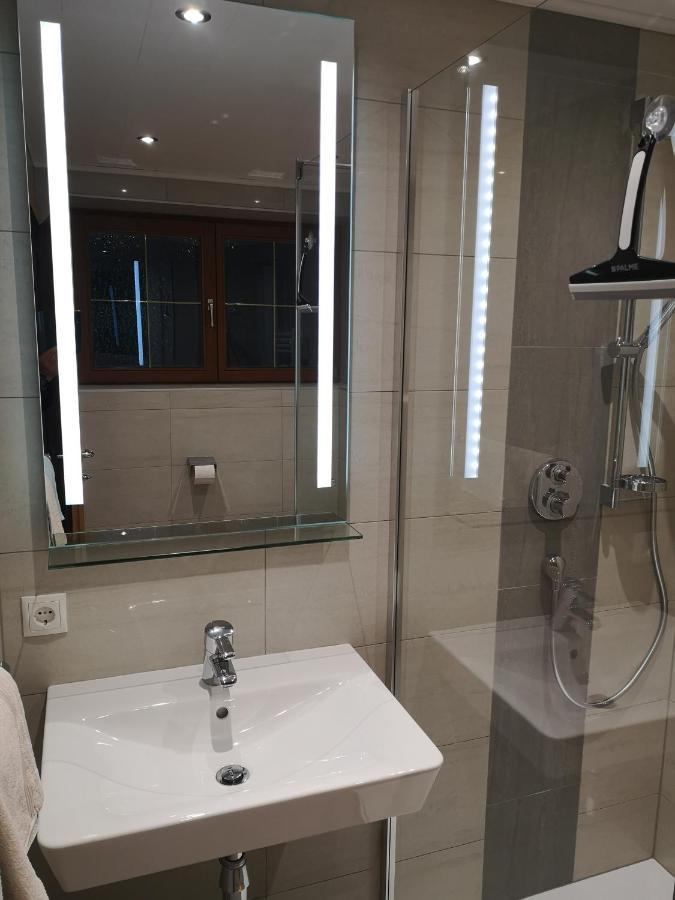 Gaestehaus Luxner Щрас им Цилертал Екстериор снимка