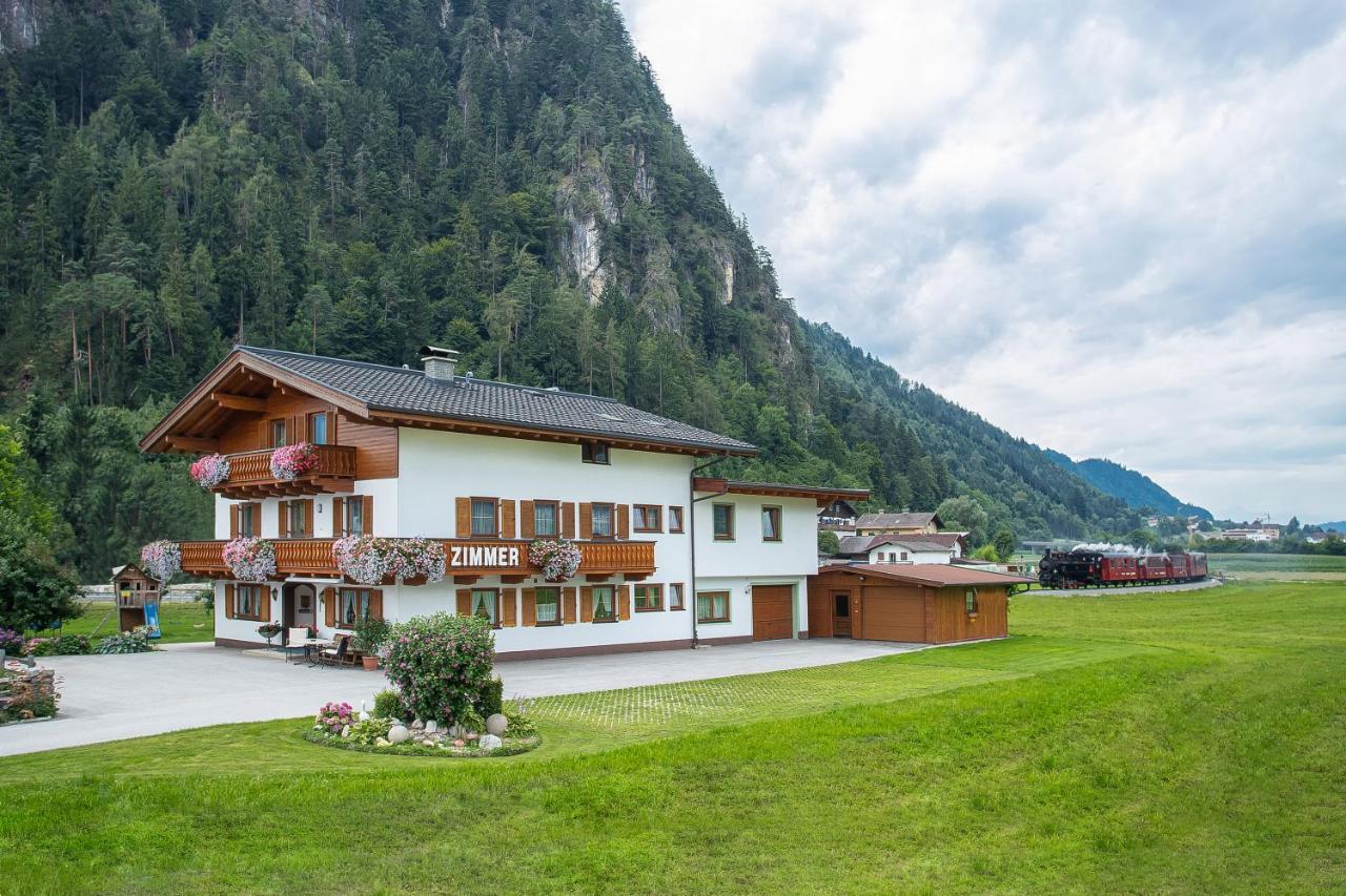 Gaestehaus Luxner Щрас им Цилертал Екстериор снимка